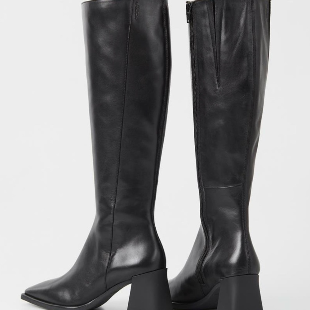 Vagabond Black Heeled Boots - Picture 14 of 14